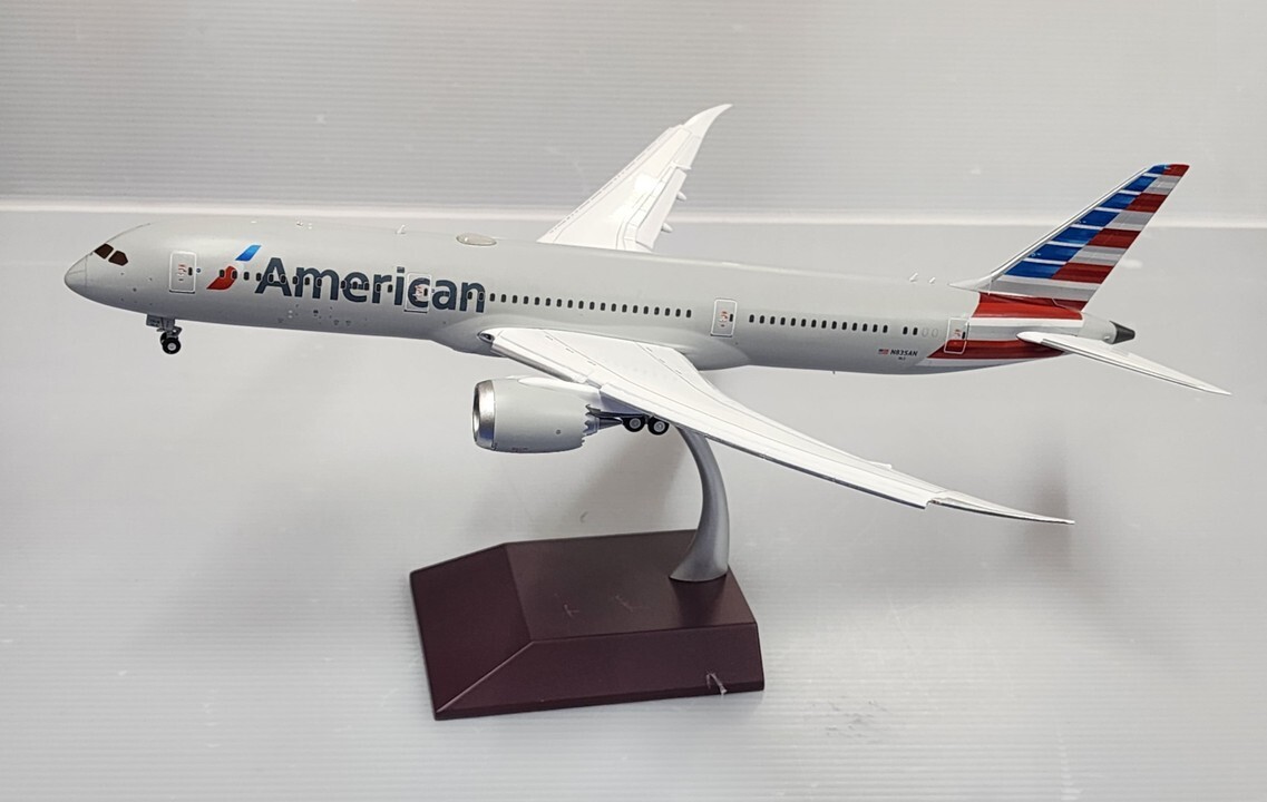 B787-9 AMERICAN AIRLINES FLAP DOWN N835AN W/STAND - GEMINI