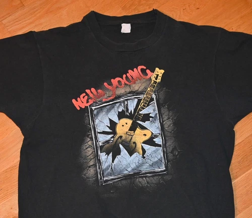 NEIL YOUNG original Rare TOUR concert band 1980s vintage concert t-shirt, vintage, size XL, single stitch, B+ condition
