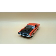 Auto World 1970 Dodge Challenger R/T Orange And Black 1:64