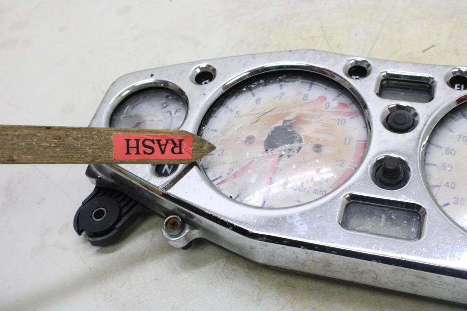 Suzuki Hayabusa GSX1300R 2006 OEM VELOCÍMETRO MEDIDORES PANTALLA CLÚSTER VELOCÍMETRO Foto 3 de 4