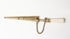 Ancienne Broche stylet corse vendetta en métal doré XIX - XXème siècle