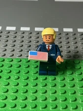 **NEW** 100% LEGO President Donald Trump Minifigure with American Flag