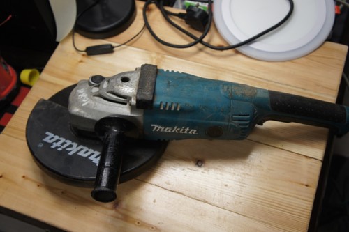 Makita GA9020 Angle Grinder, 110V, 230mm / 9" fully working 533 - Picture 5 of 5