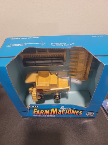 Ertl Replica Farm Machines New Holland Combine 1992 Die Cast 815 》14 - Picture 8 of 8