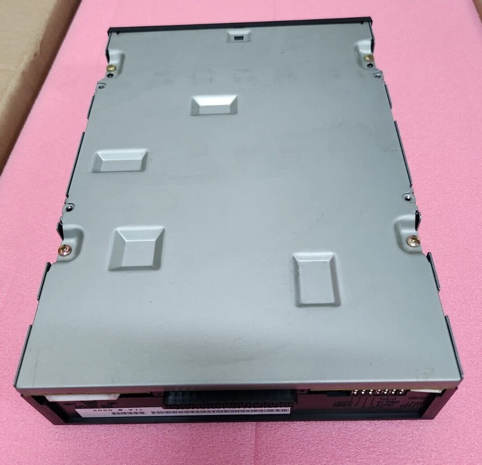 IBM 04N2967 04N2964 PX-40TSi 68-PIN 40X SCSI CD-ROM Drive - Image 4 of 4