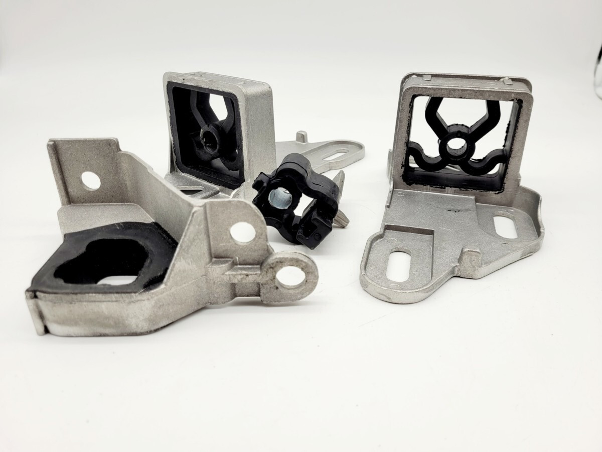 Complete Exhaust Hanger Bracket Set For Renault Clio - Front, Middle & Rear Mounts