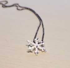 Winter Snow Flake .925 Sterling Silver Pendant Diamond Cut Bead Chain Necklace