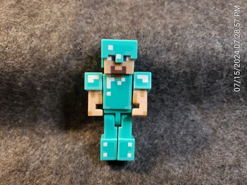 Minecraft Steve With Diamond Armor 3" Action Figure (C19B3)