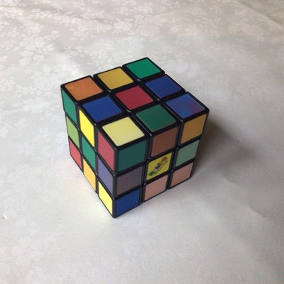Brand New Color, Changing Rubik s cube. A very good Rubiks cube challenge.￼