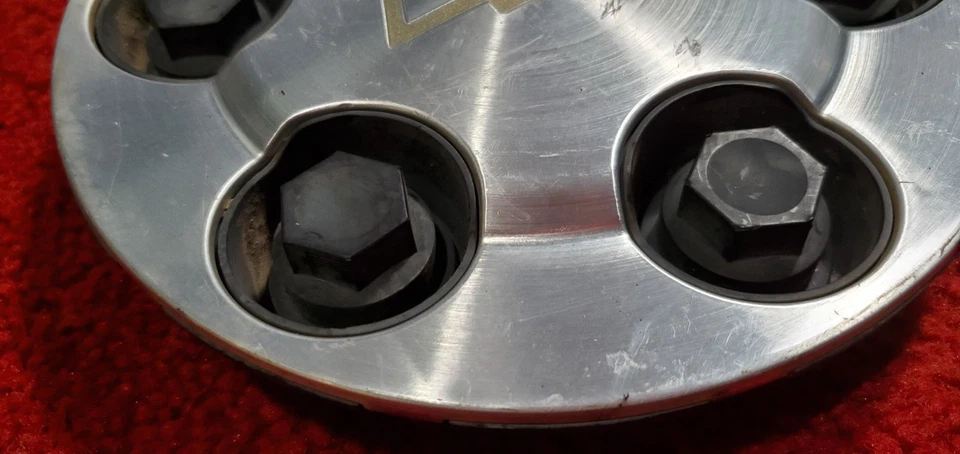 Chevrolet Suburban Silverado 1500 Tahoe 2004 2005 2006 tapa central de rueda OEM Foto 3 de 4