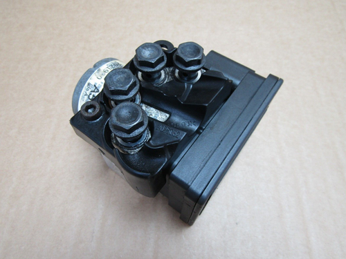 Triumph Speed Twin 1200 2019 ABS pump control unit module (14502) - Picture 3 of 8