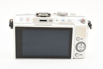 OLYMPUS PEN Lite E-PL6 w/M.ZUIKO 17mm F2.8, 14-42mm Lenses
