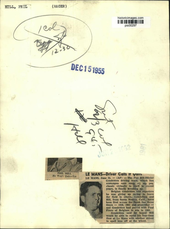 1955 Press Photo Race driver Phil Hill after a win in Nassau, Bahamas ...