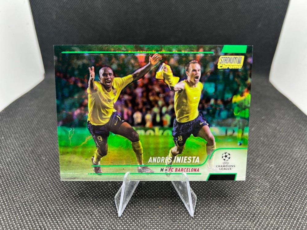2021-22 Topps Stadium Club Chrome Andres Iniesta Green/Yellow #/125 FC Barcelona