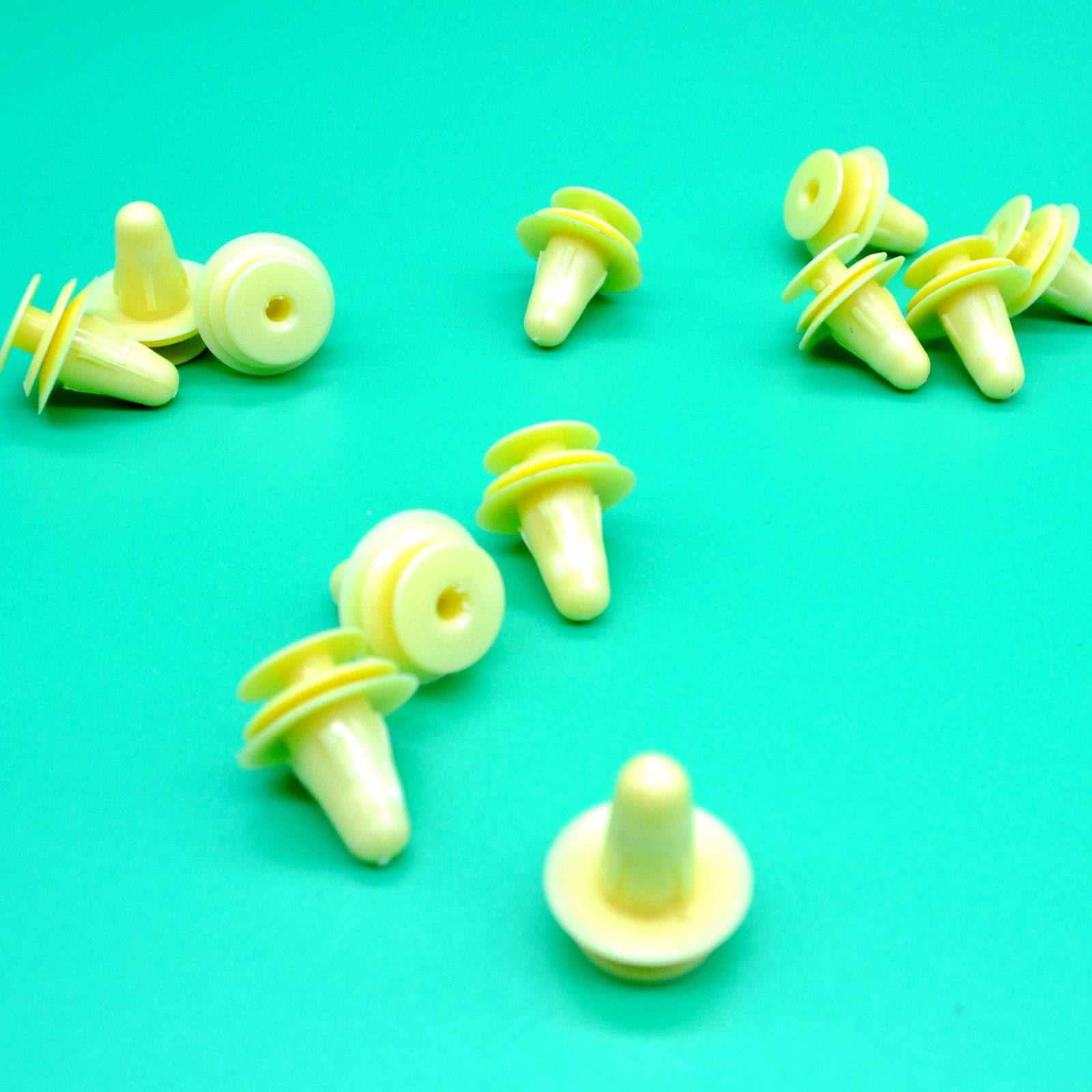 25pcs Door Trim Panel Clips Retainer Fastener for Mazda Isuzu Toyota