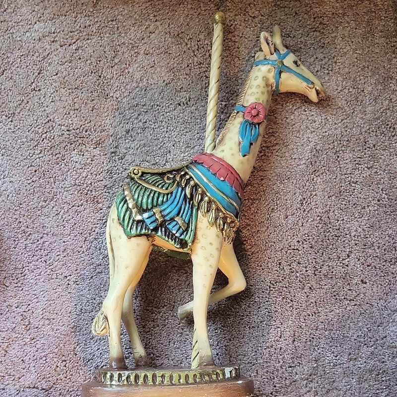 Painted Giraffe Figurine Decorative Statue Decor with Pole Stand Display Stand