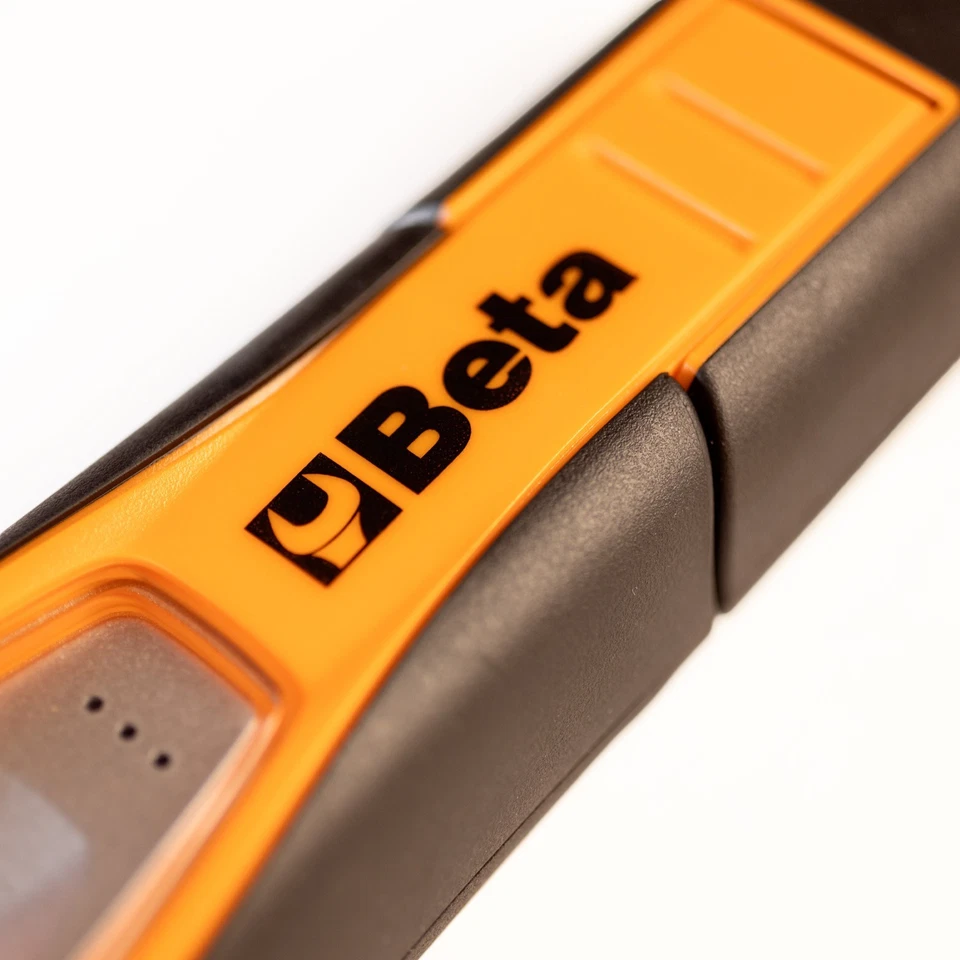 Beta 1838SW Lampada Torcia Portatile Snodabile Doppio LED Ricarica Wireless - Immagine 4 di 4