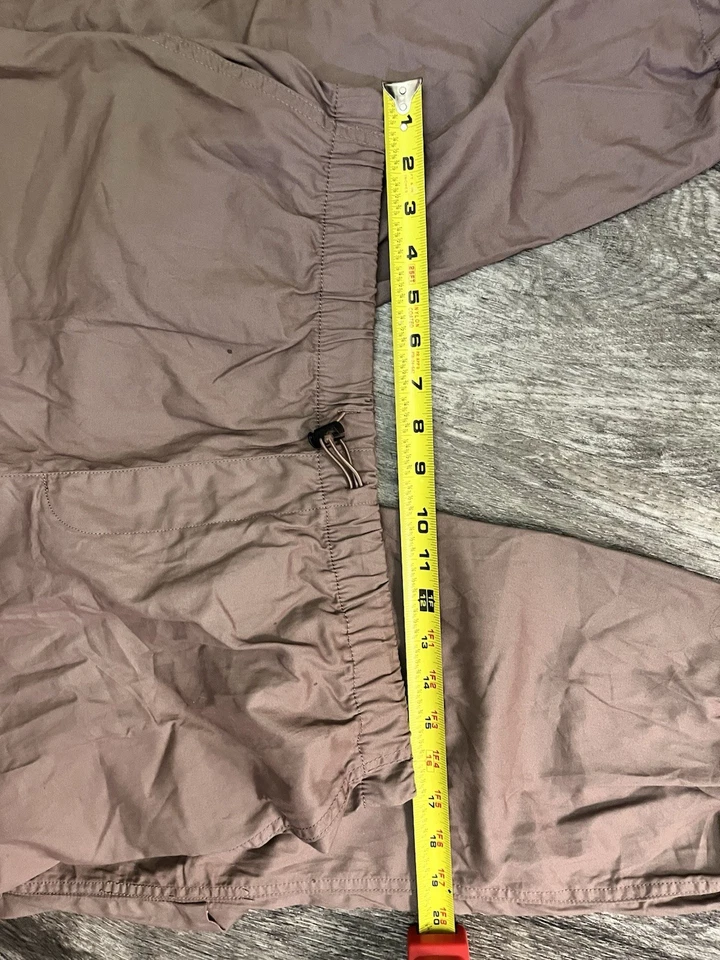 Pantalones cargo paracaídas de nailon marrón medio No Boundaries dobladillo ajustable para mujer’s Foto 4 de 4