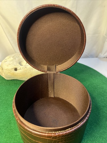 Round Brown Leather Gift Storage Treasure Box 5" x 6" - Picture 2 of 4