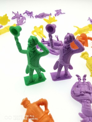 Set complet de 32 figurines du jeu d'échecs Tintin