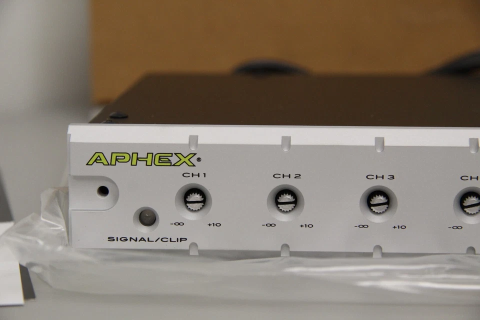 Brand New Old Stock Aphex Model 120B Audio Distribution Amplifier - Image 2 of 4