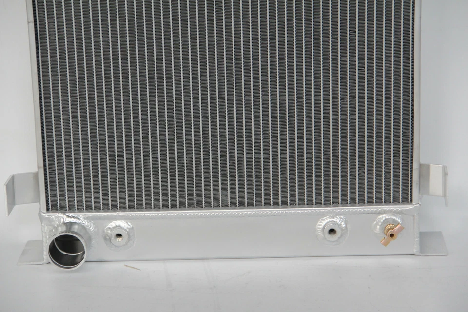 Radiador de aluminio apto para Ford Modelo 81A 85 78 48 40 1933-38 MOTOR FORD SOLO 3 FILAS Foto 3 de 4