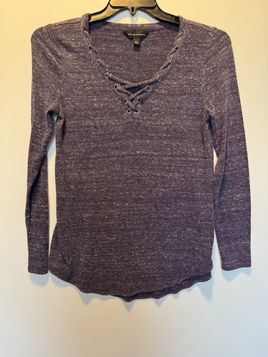 Rock & Republic Damen Shirt mit V-Ausschnitt Gr. S Langarm Nieten