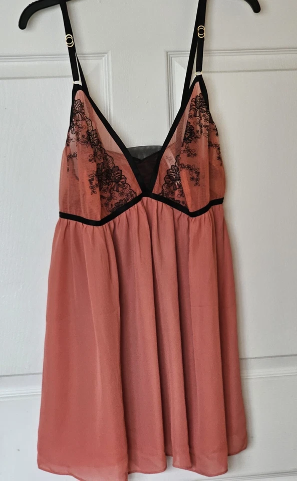 Lencería Lela Rose para Cacique Coral Negro/Correas Ajustables de Encaje Talla 14/16 Foto 3 de 4