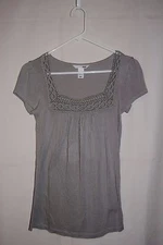 H & M Gray Knit Top w Lace Trim Size XS