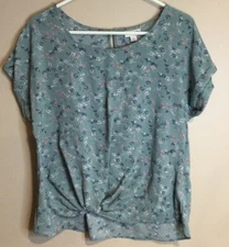 SO Junior's Casual Green Top With Floral Print Large