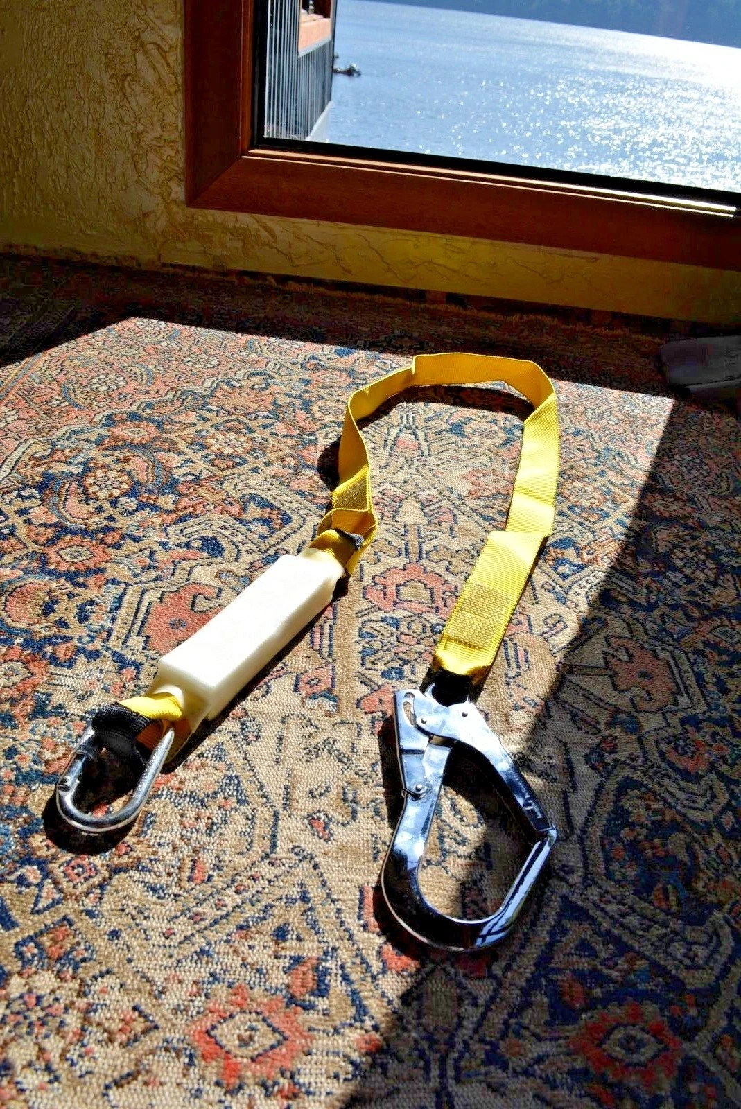 Safety Lanyard with Energy Absorber 6ft. Large hook , CE cert. NEW