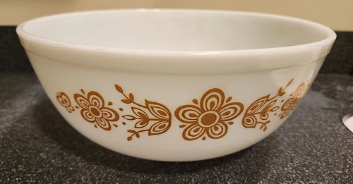 Vintage PYREX 404 White Butterfly Gold 4 Qt Mixing Bowl Glass USA Large 10.25”