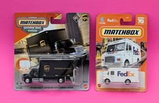 MatchBox - Plataformas de trabajo UPS camión de carga con furgoneta de entrega FedEx (1 de cada una)