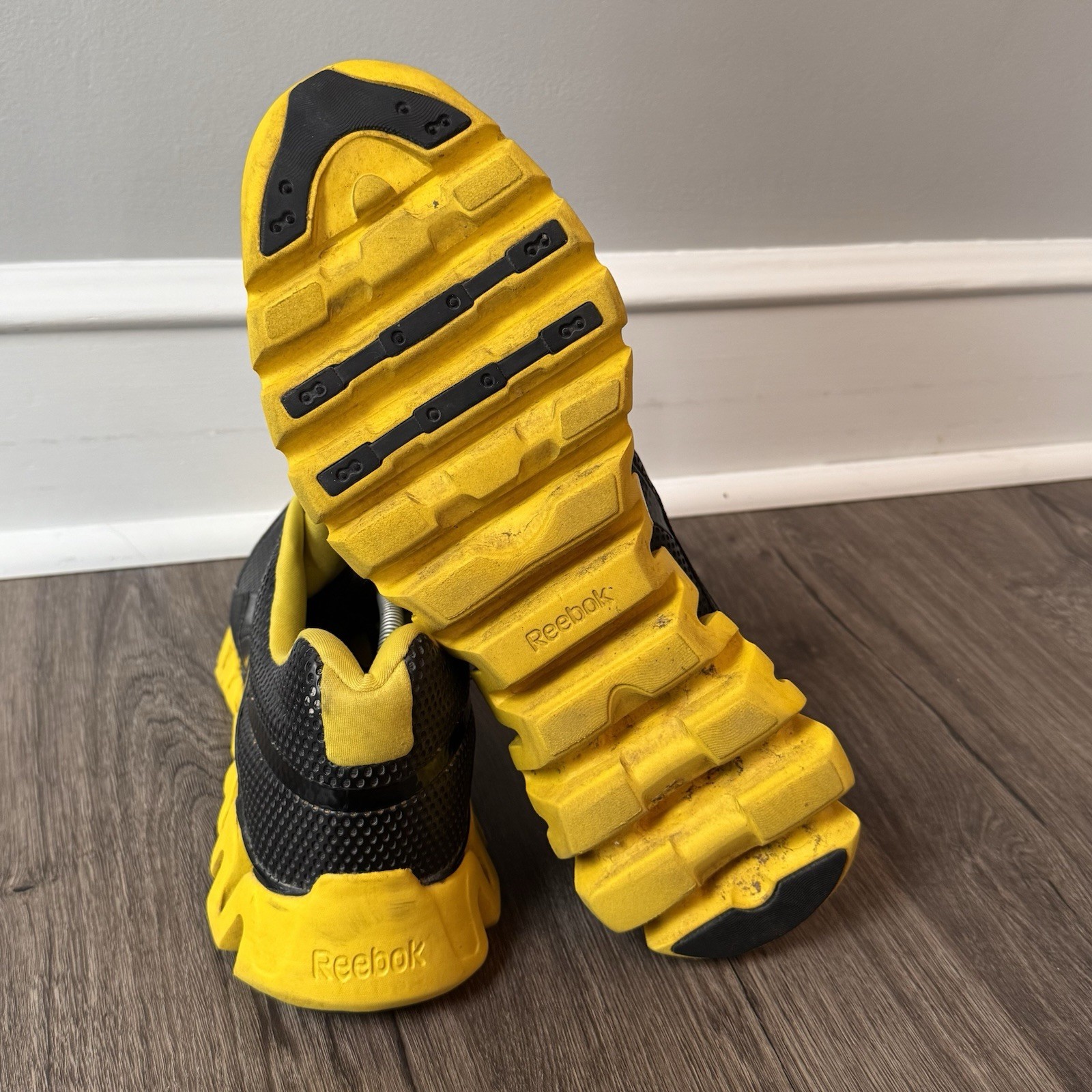 Reebok Zigtech ZigEnergy Black Yellow Zig Running… - image 8