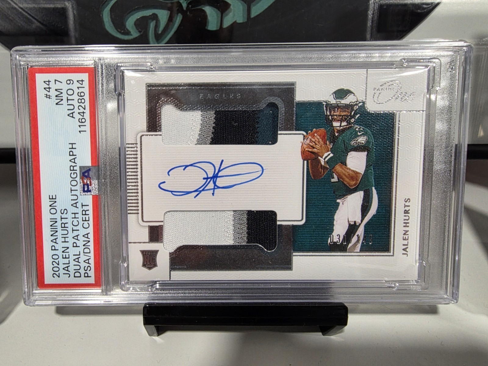 2020 Panini One - Rookie Dual Patch Autographs Jalen Hurts #44 /149 (AU, MEM,...