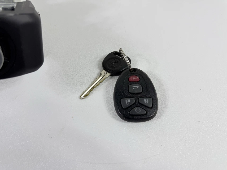 Carcasa de cilindro de bloqueo de llave de encendido Saturn Outlook 2007-2008 con llave OEM 15934123 Foto 2 de 4