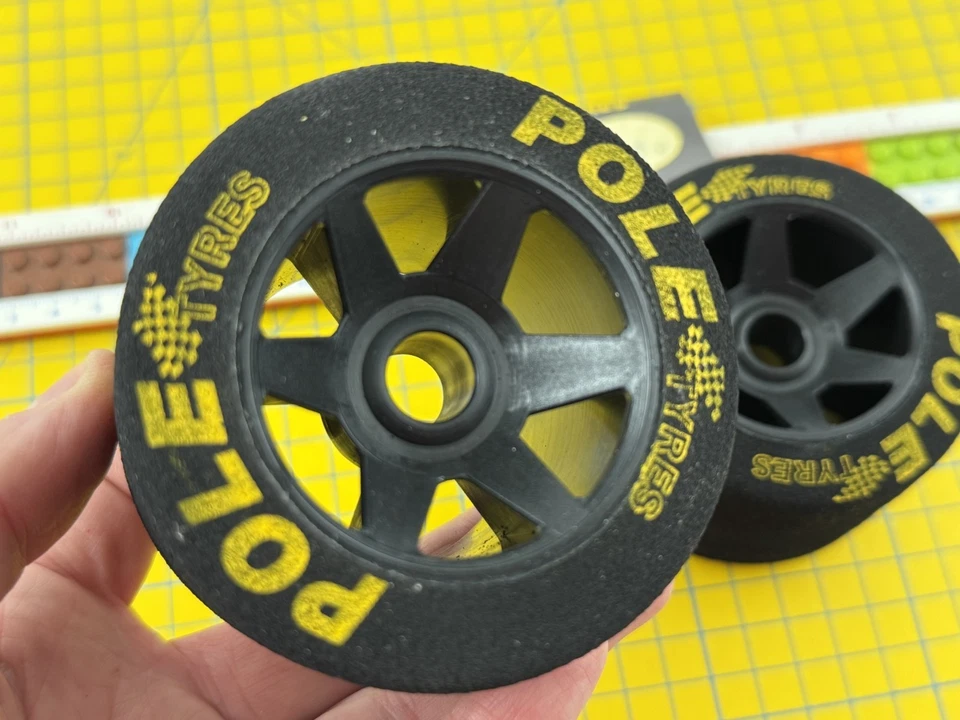 Pole Tyres 1150 Gummi IN Schwamm + Kreis Post 1:8 (2pz) Modell - Bild 3 von 4