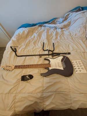  5-String Bass Guitar by Samick, Black/White, Mint Condition