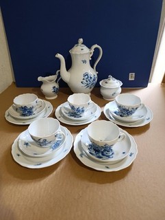 Meissen blue flowers coffee tea service porcelain cups plates coffee pot antique