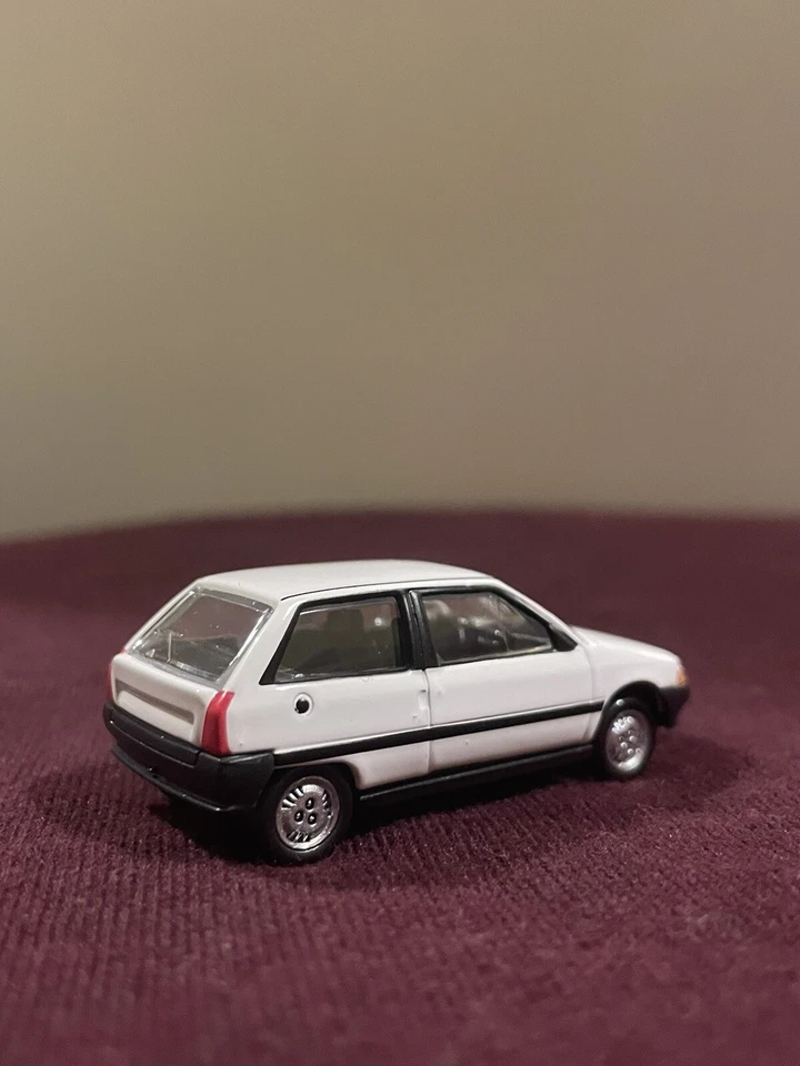 Modellino Norev Citroen AX 1/64 3 Inches 1986 Bianco Citroën Nuovo Senza Scatola - Immagine 3 di 4