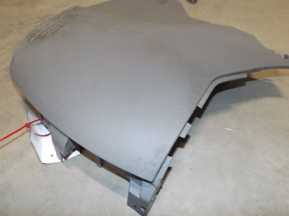 2002-2005 Saturn Vue Console Trim Panel Used 15816272 - Imagem 4 de 4