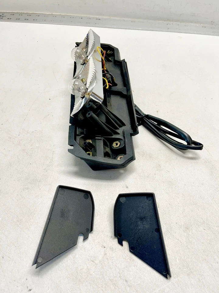 New Genuine  Ducati PASO 907 IE Tail Brake Light Assembly No Lens 52540041A - Image 3 of 4