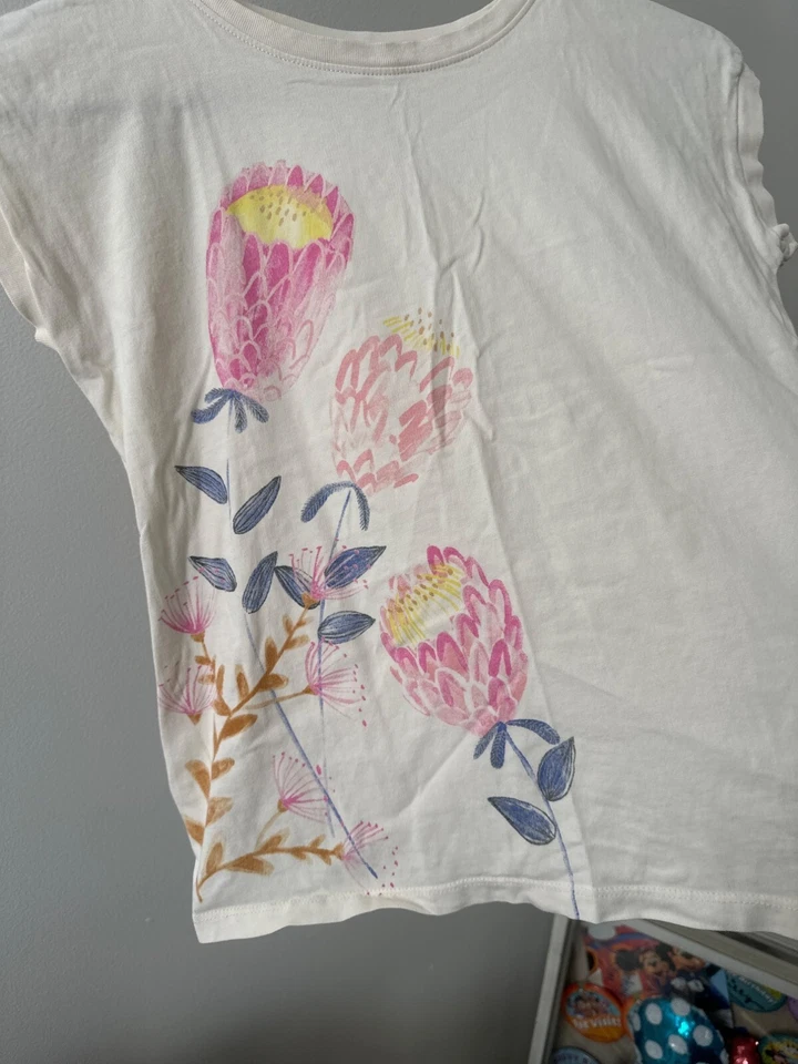 Camiseta blanca con estampado floral talla 10 100 % algodón manga corta para niñas Tea Collection Foto 2 de 4