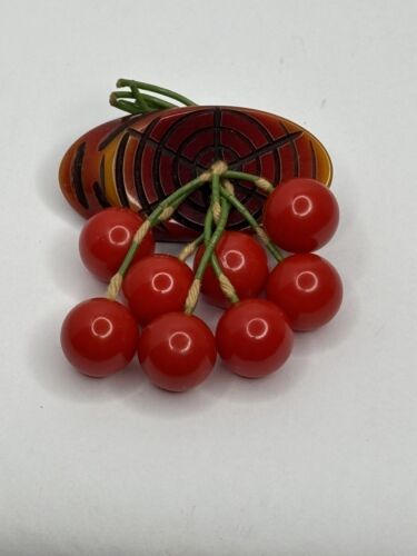 Original Rare Vintage Bakelite Carved 8 Red Cherries Bunch Brooch Pin - Picture 2 of 7