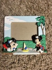 Walt Disney 3D Photo Frame 4 1/2  X 3 1/4  Mickey And Minnie At A Park