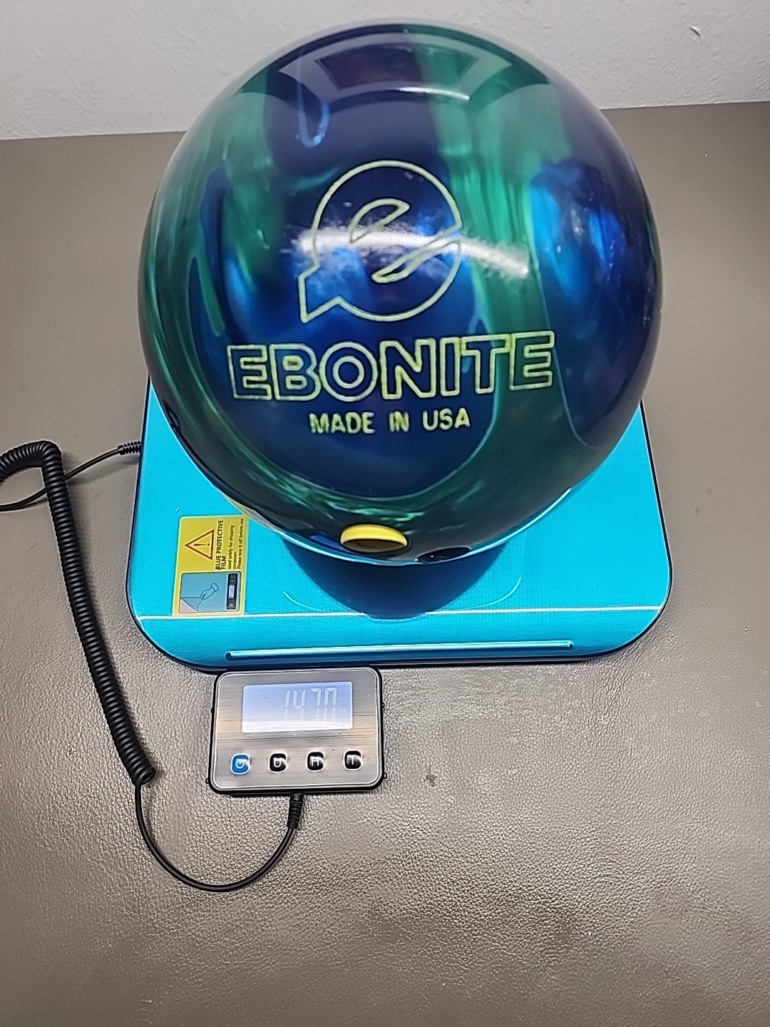 EBONITE VERDICT BOWLING BALL / 15LB / USED Drilled X4