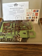 HO Scale Silverado Station Freight and Passenger Kit Model Power New in Box #605