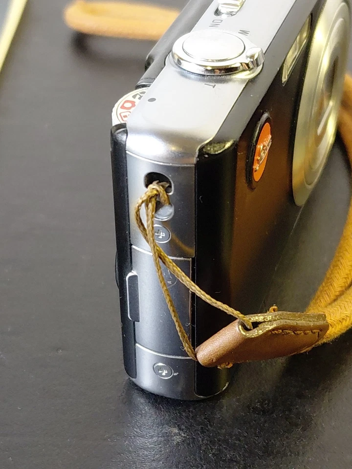 Cámara digital compacta Leica C-Lux 2 7,2 MP con cargador + estuche + SD de 1 GB Foto 4 de 4