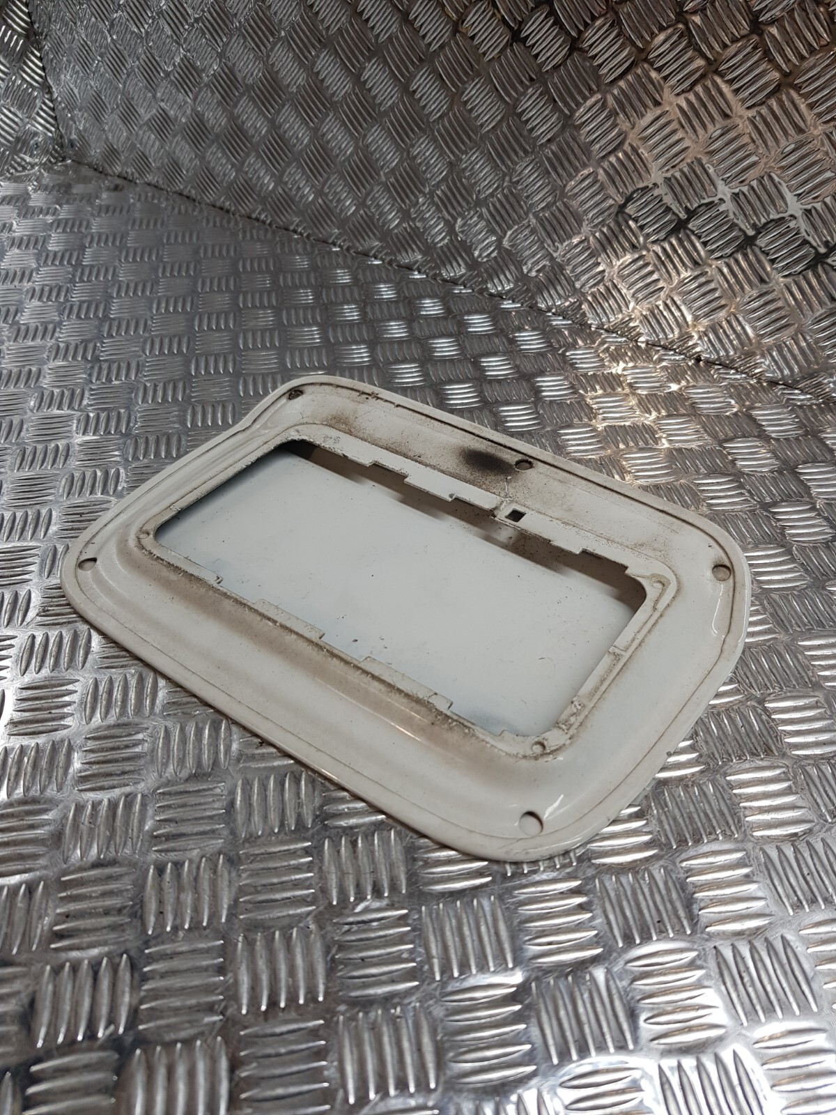 BMW 3SERIES E92 FUEL CAP COVER ALPINE WHITE 300 eBay