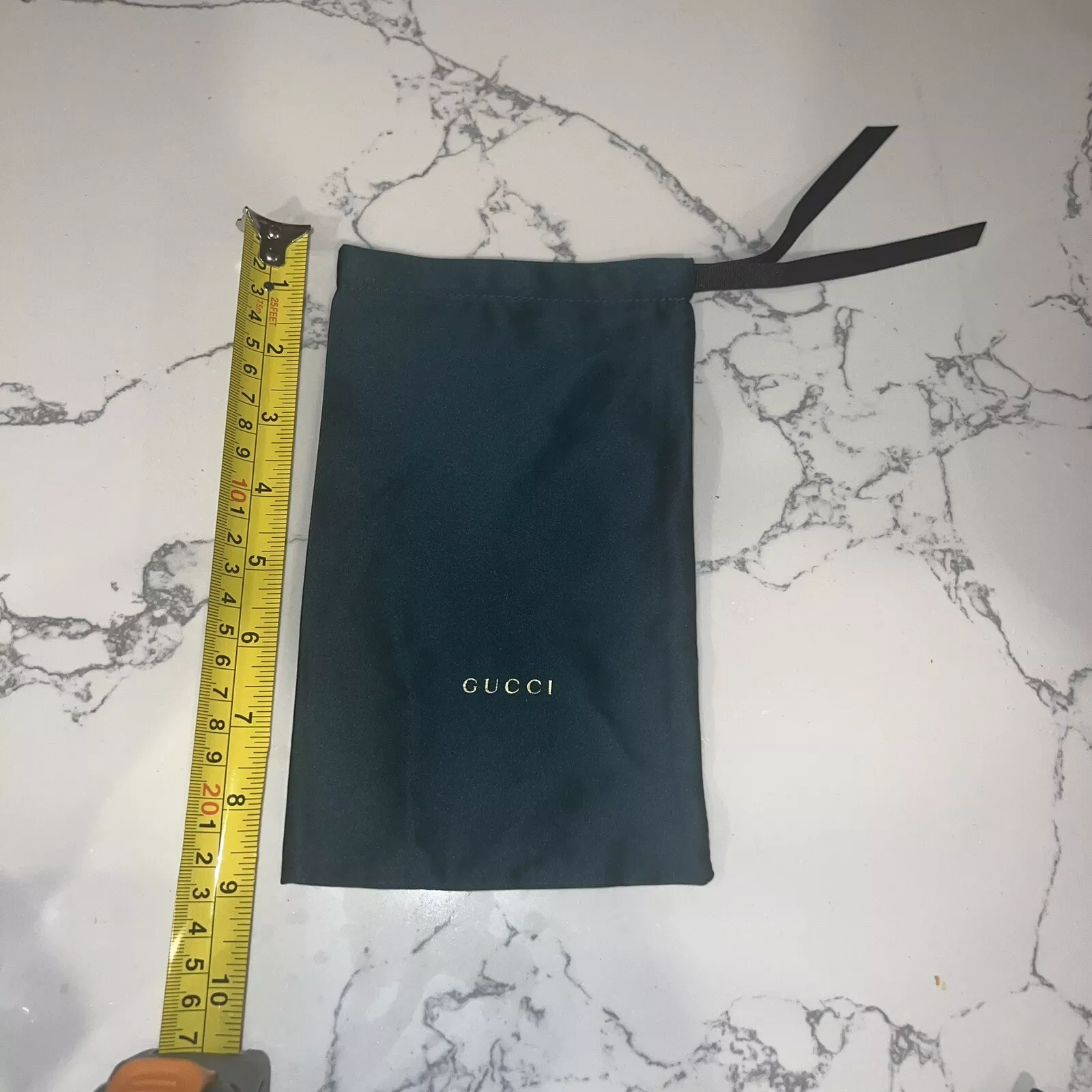 Authentique sac à poussière Gucci vert émeraude pour lunettes de soleil ou pochette accessoire pour lunettes